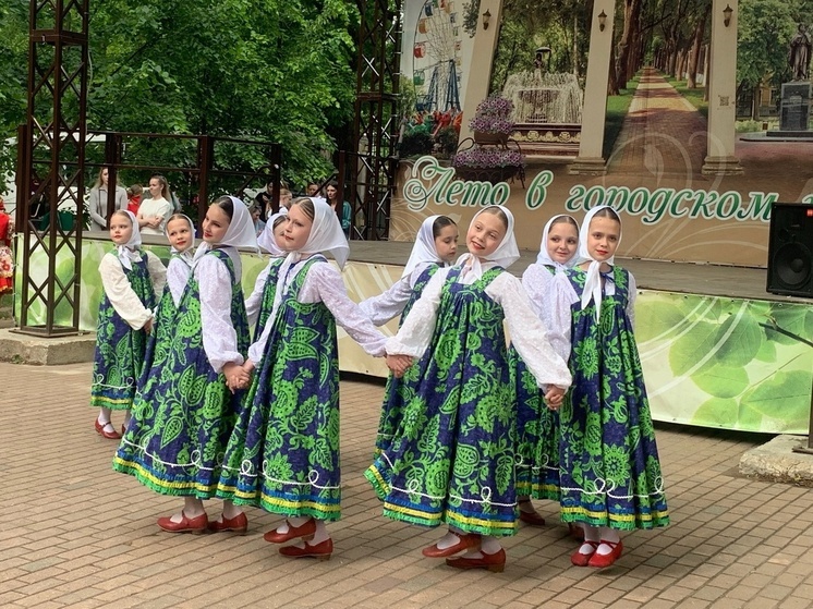 Калужские школьники вышли на народную «Карусель»