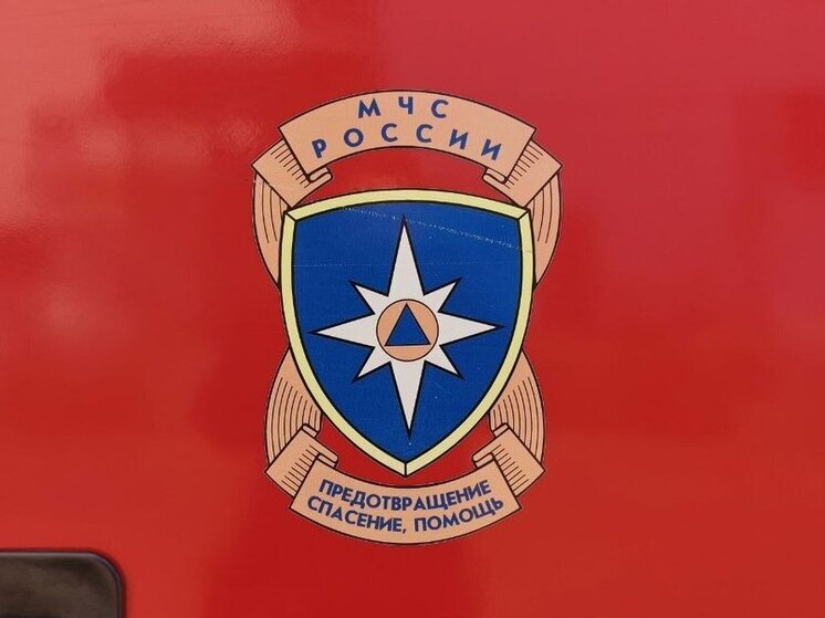 Грузовик вспыхнул в гараже в Амурской области