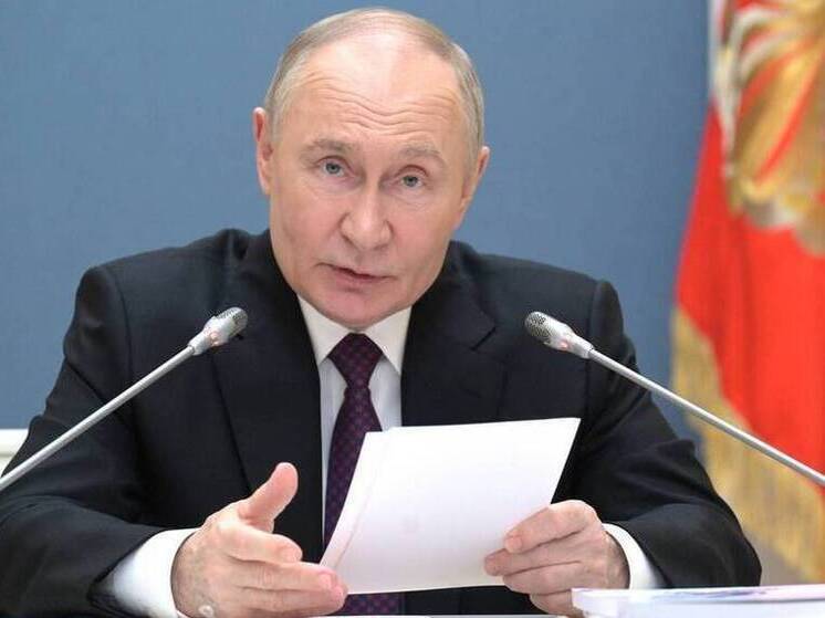 Путину доложили о терактах в Курской и Брянской областях