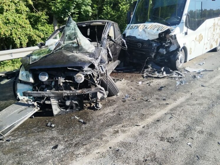 В ДТП с автобусом в Новороссийске пострадали 6 человек