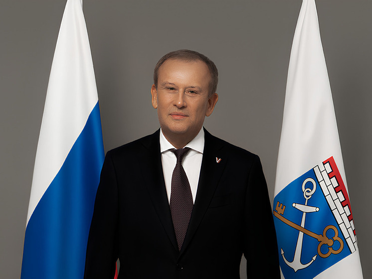 Губернатор Дрозденко поздравил ленинградцев с Днем защиты детей и началом лета