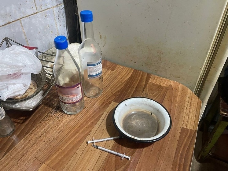 Полиция Черногорска накрыла наркопритон на улице Космонавтов