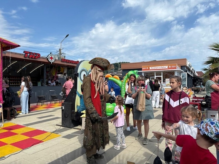 Вероника Иванчикова организовала детский праздник