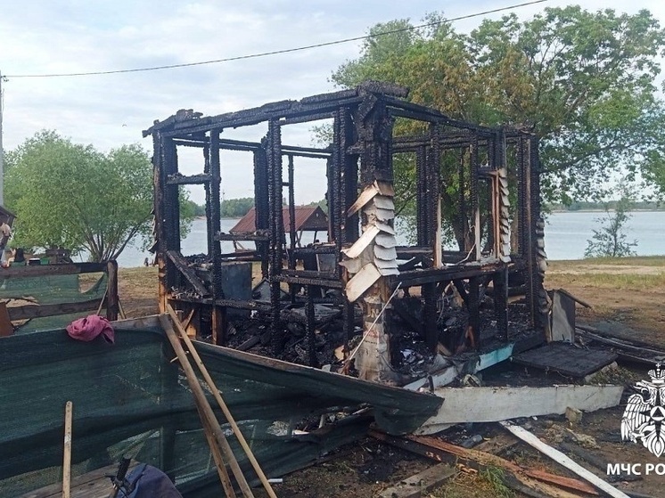 Две машины и дом сгорели в Рязанской области в последний день весны