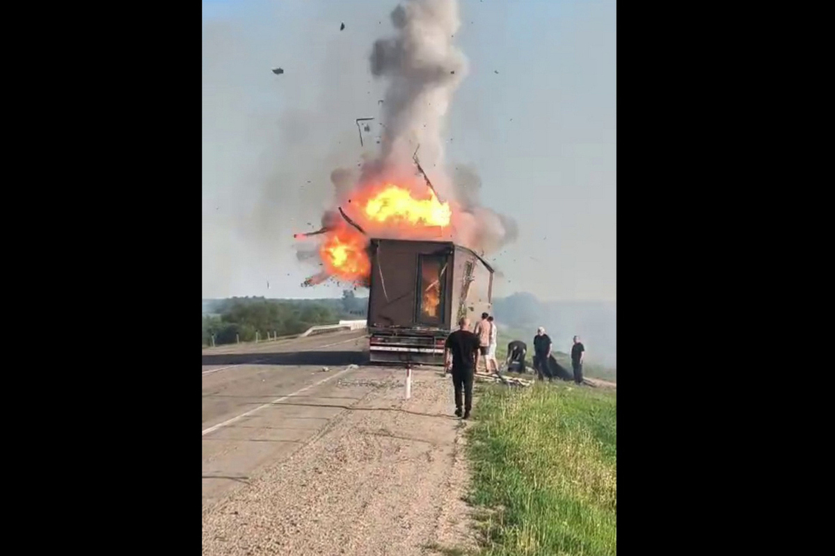 Третья фура с дронами могла взорваться в Амурской области