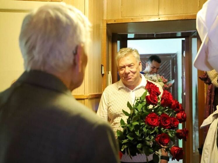 Николай Воробьев поздравил почетного гражданина Тульской области Василия Марковича Мирошниченко со 101-летием