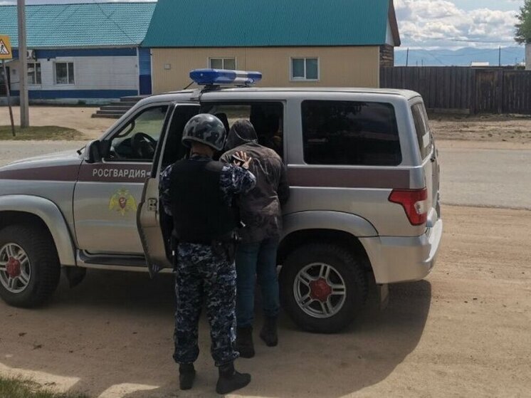 В Бурятии росгвардейцы задержали подозреваемого в краже телефонов у детей