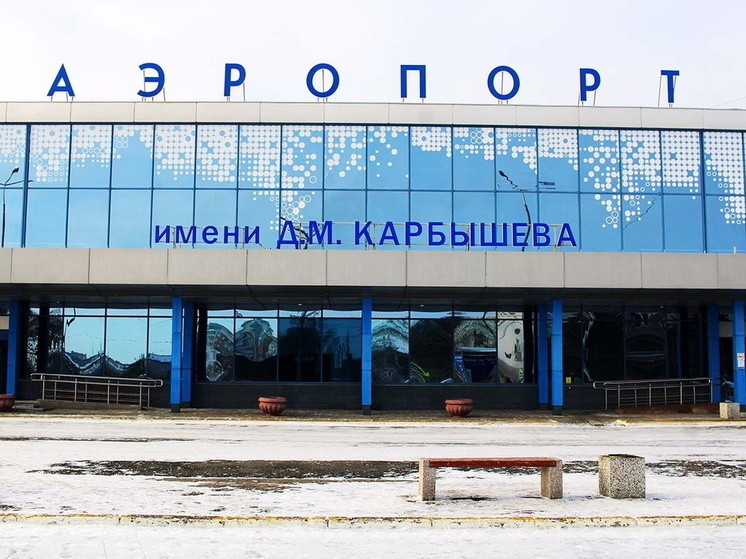 Омский аэропорт столкнулся с задержками на утренних рейсах