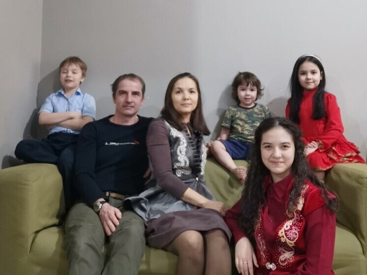 Четыре многодетные семьи из Красноярского края получили медали ордена «Родительская слава»