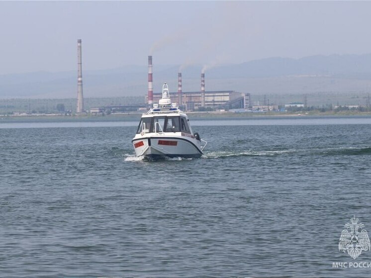 Сотрудники МЧС и волонтеры патрулируют реки и озёра Забайкалья