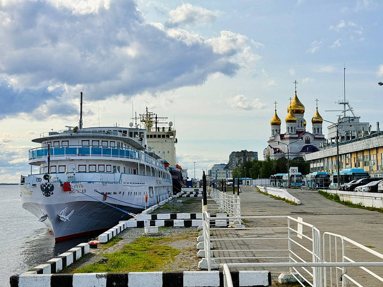 «Русь Великая» открыла сезон круизов по Белому морю и Северной Двине