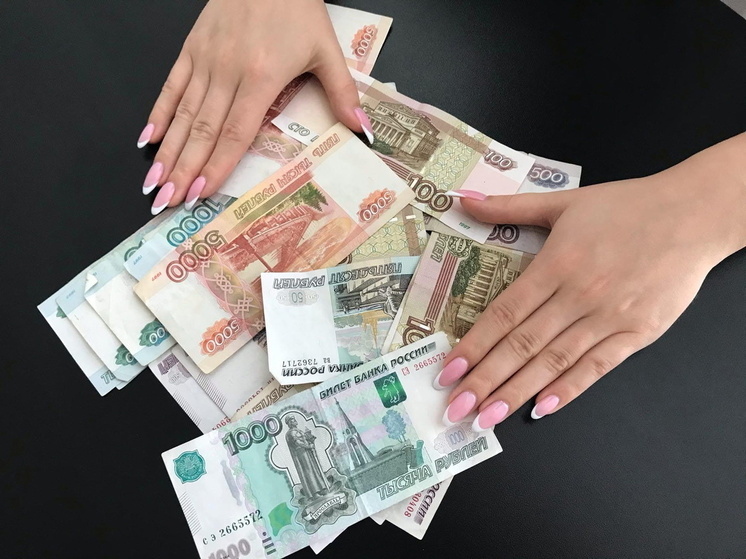 Омичам рассказали, когда ждать соцвыплаты в июне
