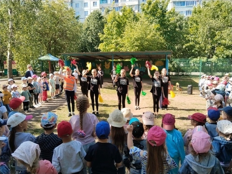 В Орле дошколята стали участниками театрализованного занятия по безопасности дорожного движения