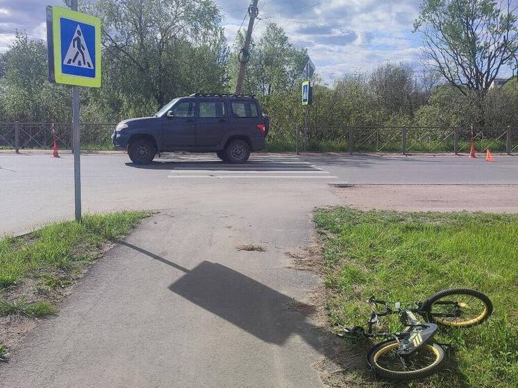 В Великом Новгороде водитель «Патриота» сбил мчащегося по «зебре» велосипедиста