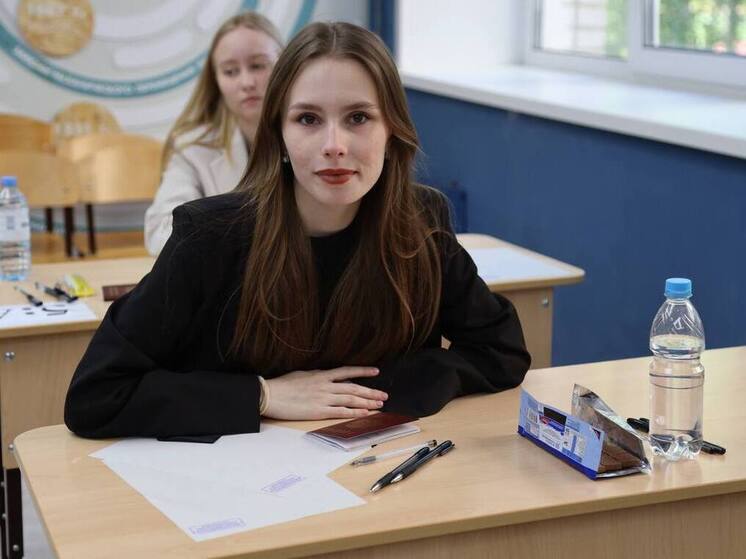 В Чувашии выпускники сдают ЕГЭ по обществознанию и физике