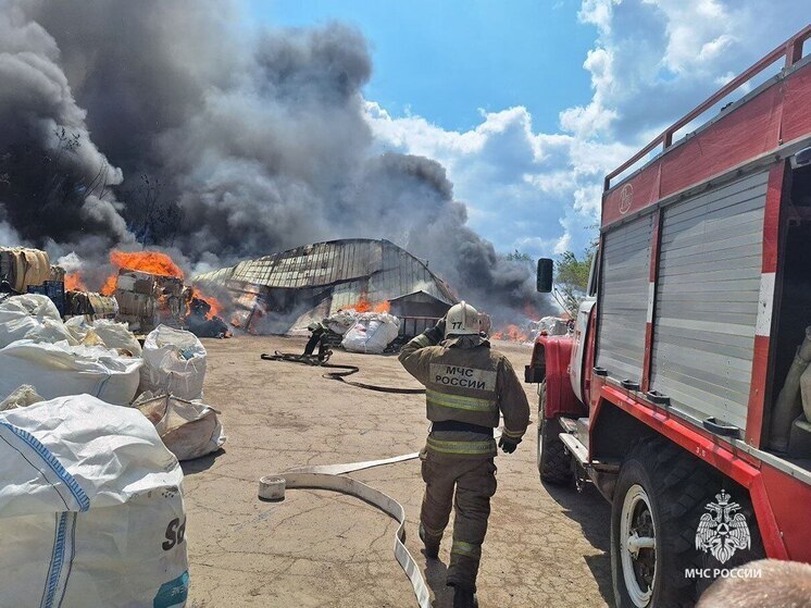 В Донском ликвидирован пожар в ангаре на улице Мирной