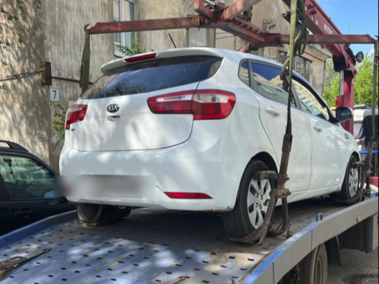 Оставлял на разных площадках: самарец пытался спрятать Kia от приставов