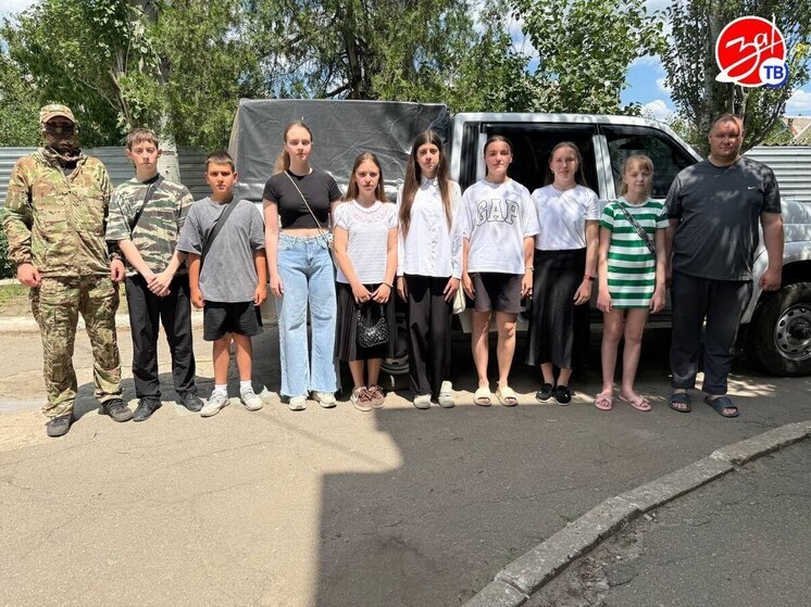 Мелитопольские школьники передали гуманитарную помощь бойцам СВО