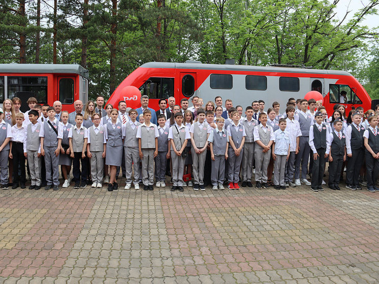 В Хабаровске открылась детская железная дорога