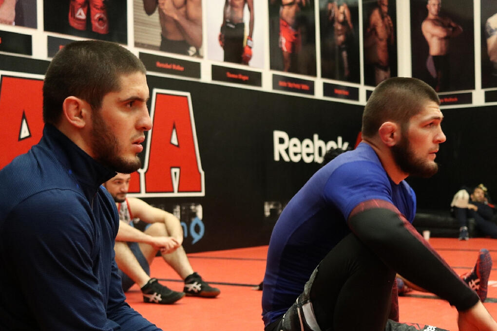 Бойцы поддержали игроков ПСЖ