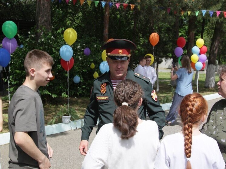 Росгвардейцы поздравили воспитанников детского дома с Днем защиты детей