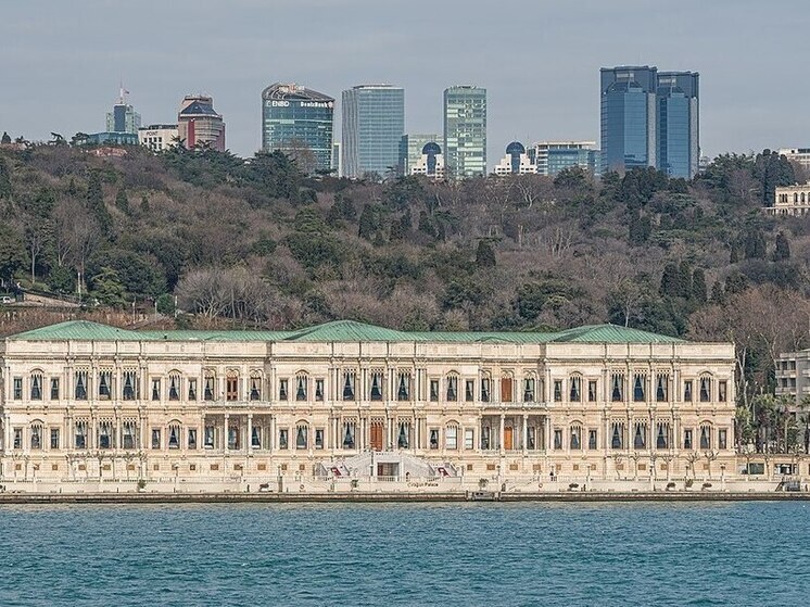 Делегация России прибыла на место переговоров с Украиной в Стамбуле