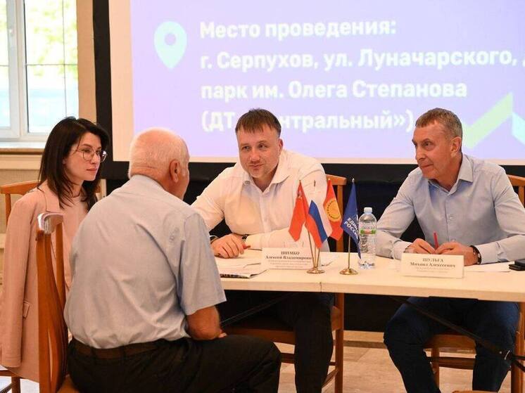 Выездная администрация в поселке Большевик