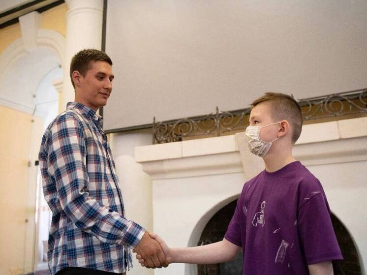 Иркутянин, ставший донором костного мозга, встретился со спасенным ребенком