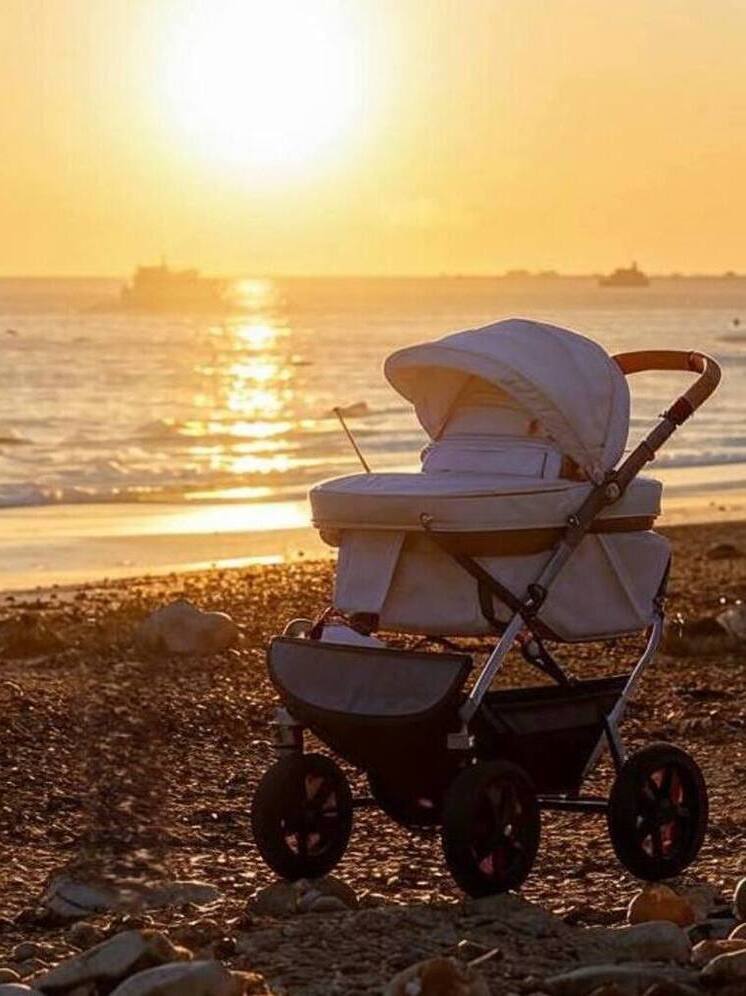 В Адлере приезжая девушка «позаимствовала» чужую детскую коляску