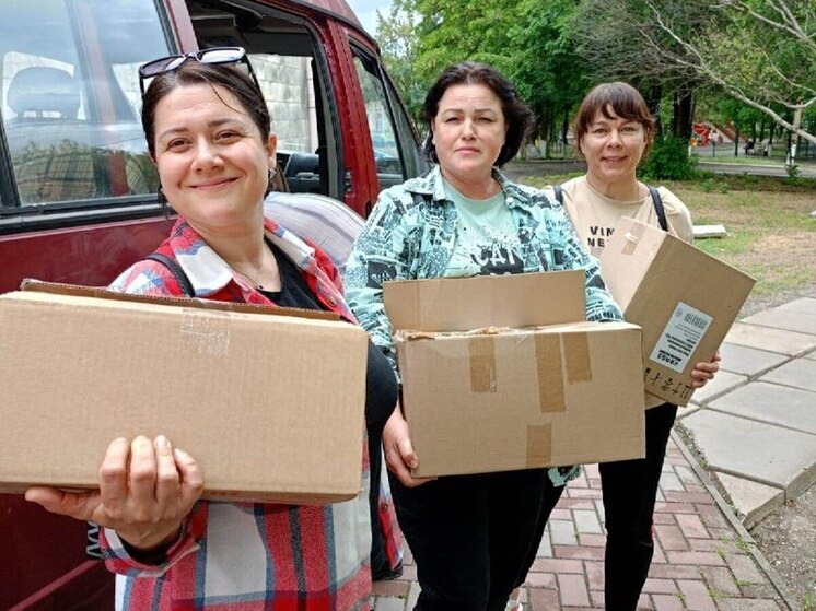 В Новотроицком библиотека получила книги от краснодарцев
