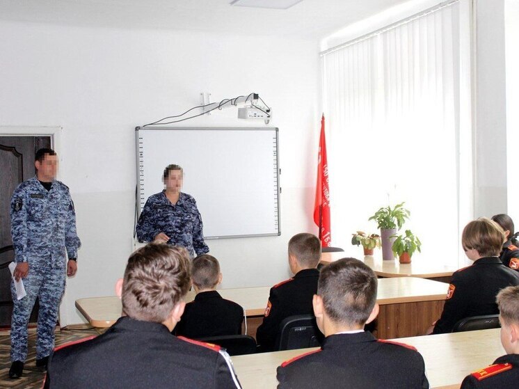 В херсонском селе Григоровка росгвардейцы напомнили детям правила безопасности