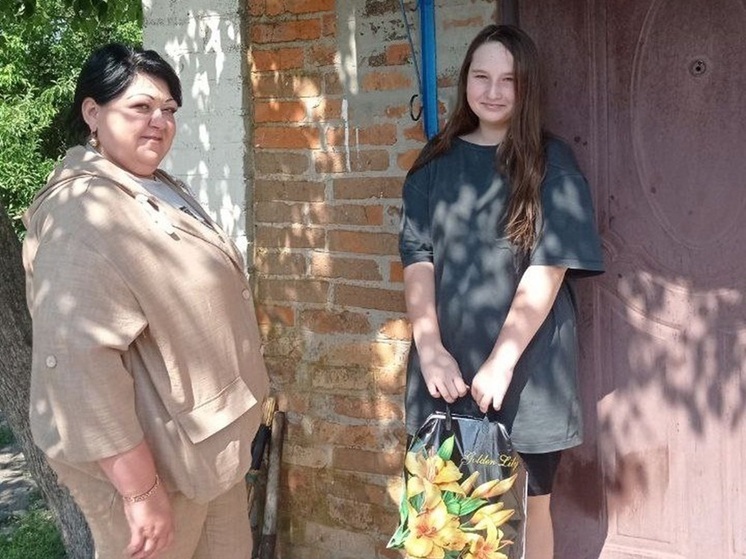 Юные жители Кохановской группы сел получили подарки к Дню защиты детей