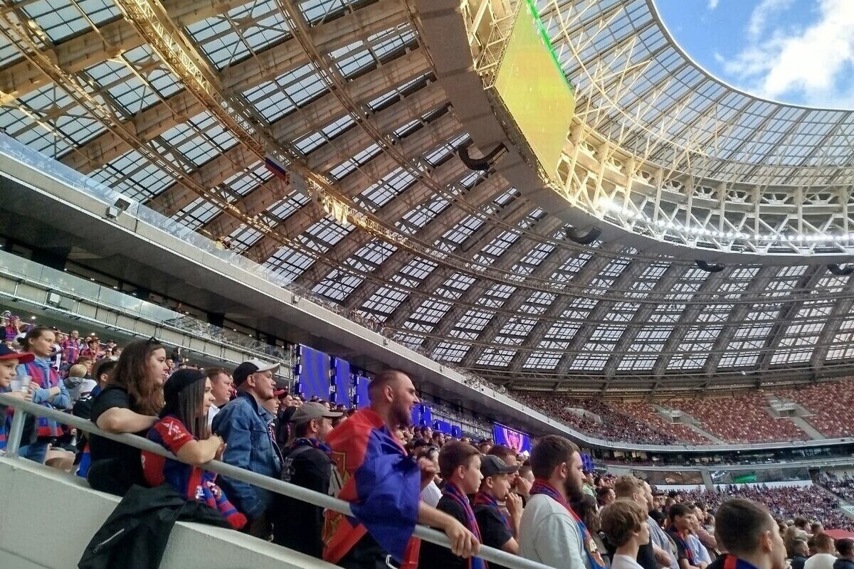 Зрители оценили атмосферу матча и рассказали, зачем пришли