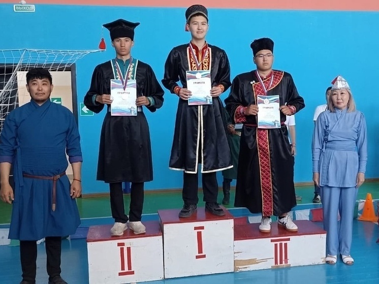 В поселке Калмыкии соревновались юные лучники