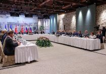 Требование международно-правового признания вхождения Крыма, Луганской и Донецкой Народных Республик, Запорожской и Херсонской областей в состав России изложено в меморандуме, переданном в понедельник, 2 июня, в ходе прямых переговоров делегаций Москвы и Киева
