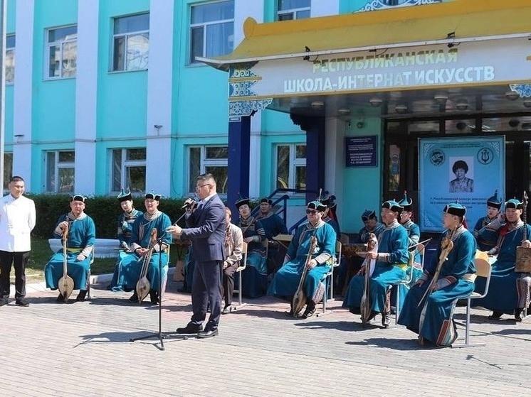 В Туве открылся конкурс исполнителей на  национальных инструментах