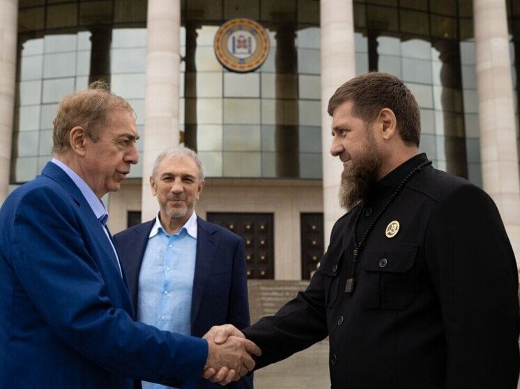 Глава Чечни присвоил Микаилу Гуцериеву звание почётного гражданина республики