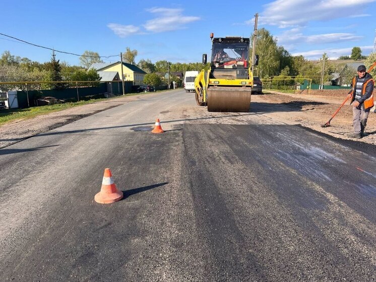 В Янтиковском округе обновляют участок дороги на ГТС через реку Соломинка