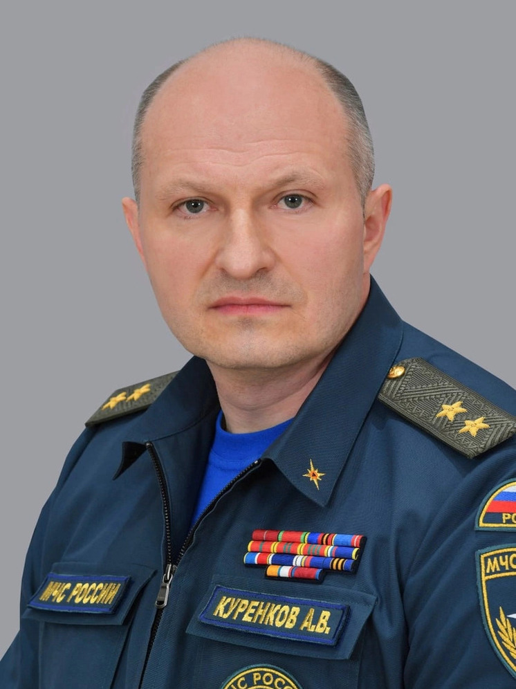 Василий Анохин поздравил с днём рождения главу МЧС России
