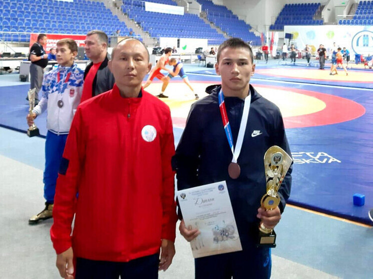Борец Александр Андреев будет участвовать в чемпионате России