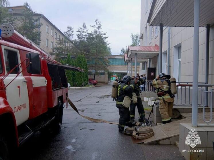 Сразу три машины едва не сгорели в Великом Новгороде за минувшие сутки