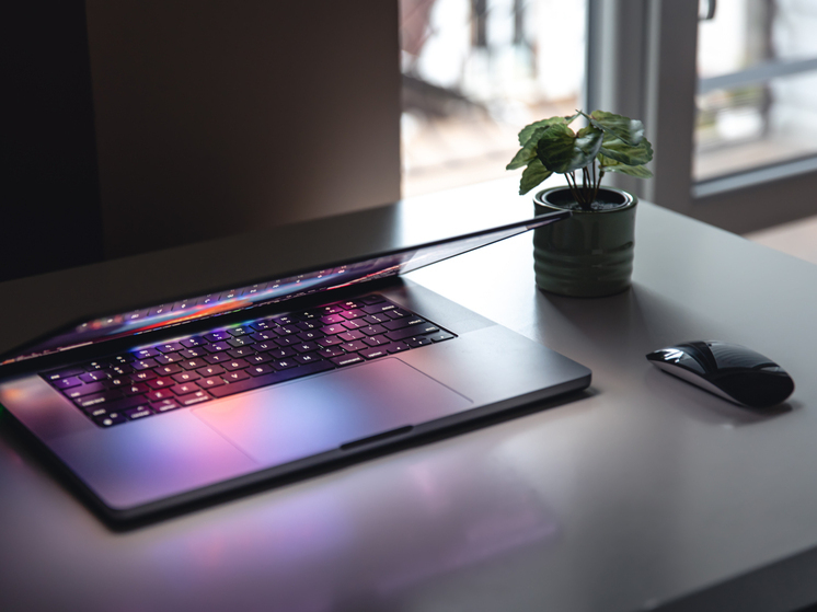 Скрытый контроль: Как распознать, что ваш компьютер следит за вами