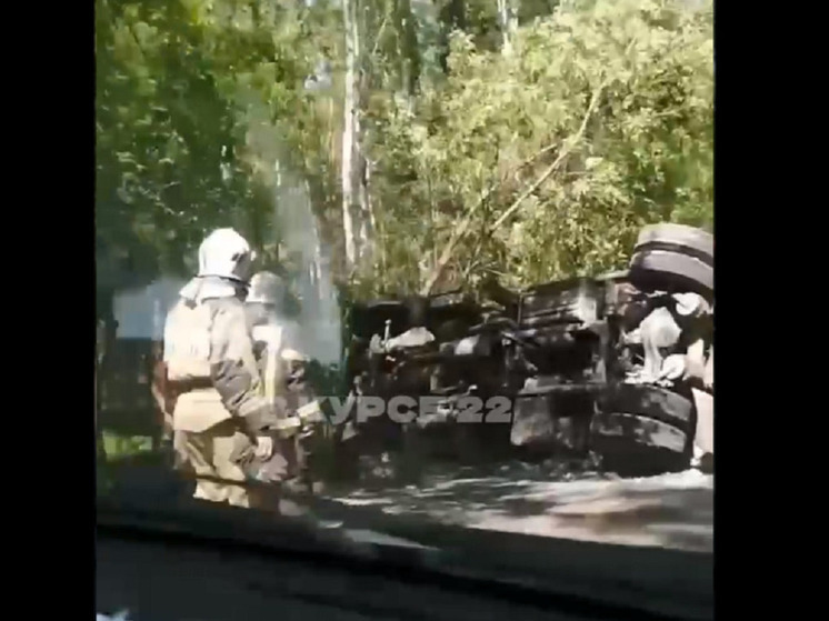 Пожилые женщины и ребенок попали в больницу после ДТП на Лесном тракте в Барнауле