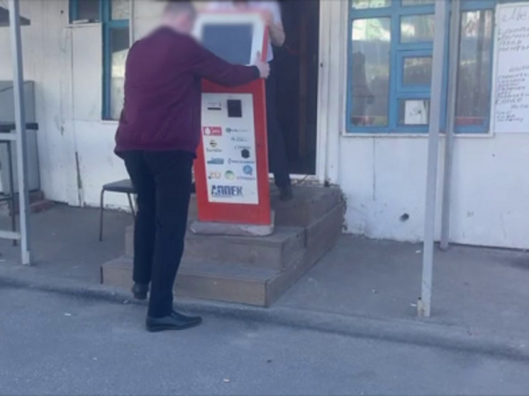 В Октябрьском районе Пензы изъяли 2 игровых автомата из закрытого помещения рядом с ТЦ