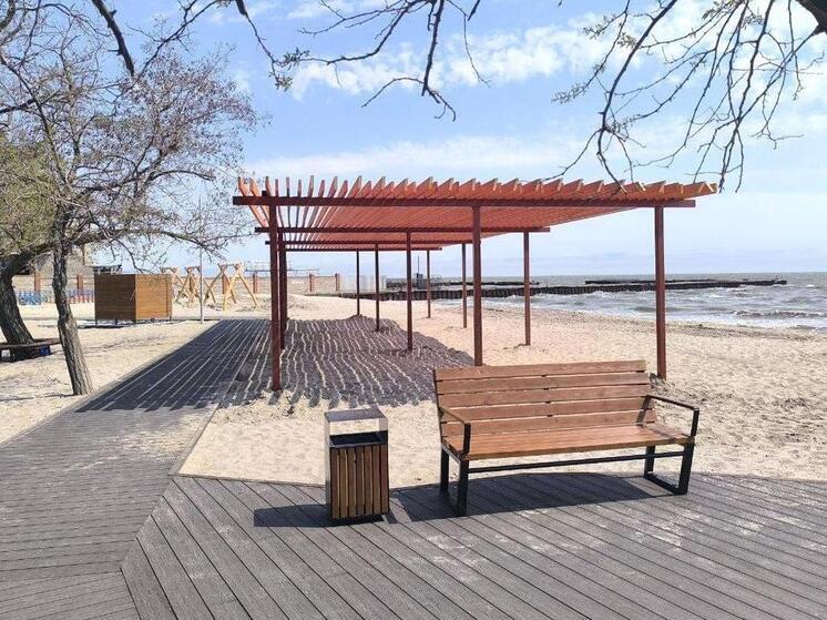 В Мариуполе завершают благоустройство ещё одной пляжной зоны