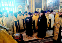 По благословению предстоятеля Русской православной церкви патриарха Кирилла 3 июня состоялось принесение ковчега с мощами святителя Тихона, патриарха Московского и Всероссийского в пределы Пермской митрополии