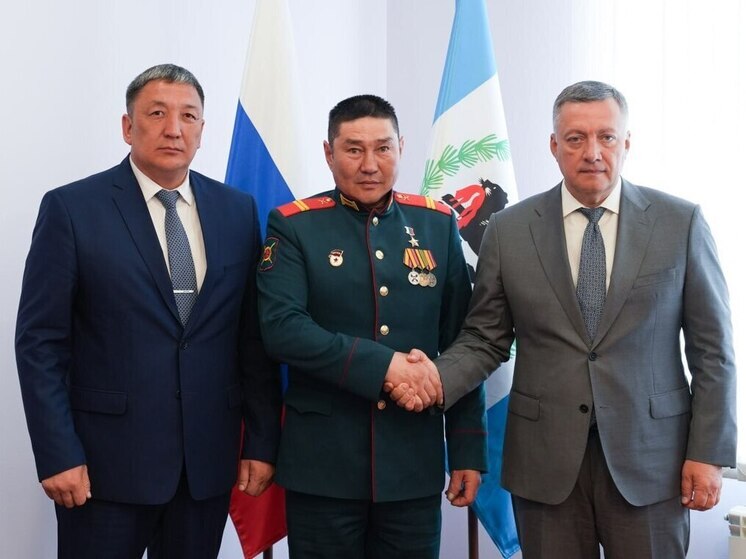 Губернатор Иркутской области провел встречу с Героем России Сергеем Степановым