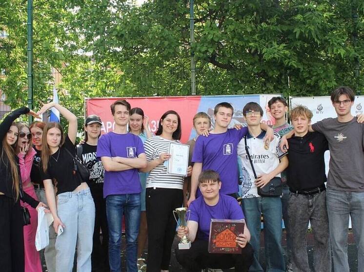 В Воронеже провели спортивный турнир по старинной игре «Городки»