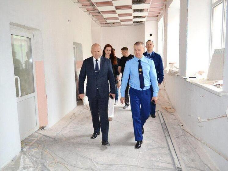 Ивановский прокурор уличил подрядчиков в медлительности при капремонте южских соцобъектов