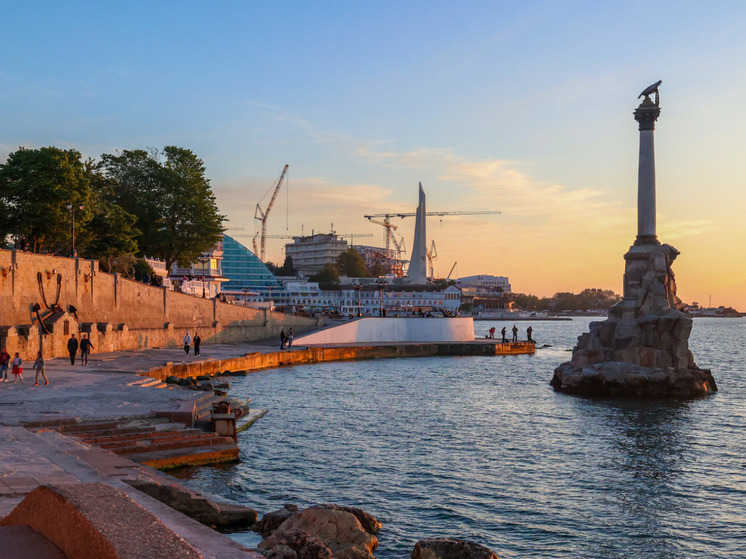 В бухте Севастополя приостановили движение морского пассажирского транспорта